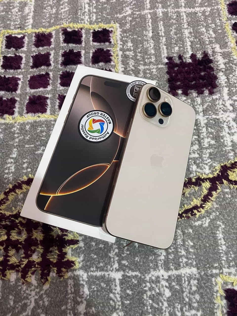 16pro max
شرق اوسط بعده بالضمان 
بطاريه ٩٢٪؜
نظافه ١٠٠٪؜ شخط واحد مابيه
جهاز وتر بروف
ملحقاته كامله
السعر سهله بيه مجال لليشتري
خاص او اتصال على الرقم ***********
