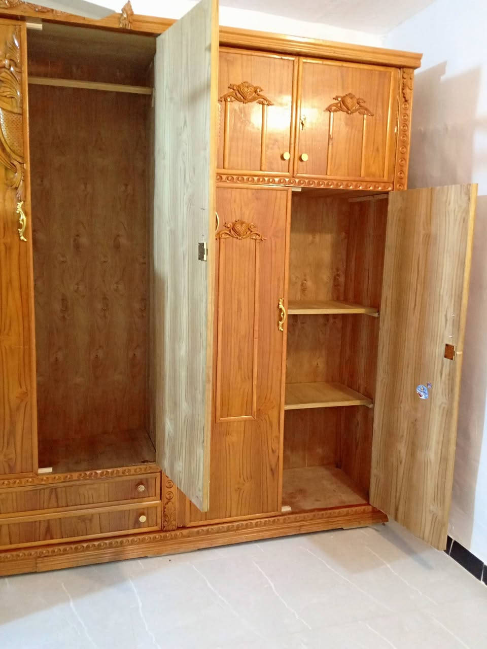 كنتور ابو 6طابقين. تسكام اخو جديد استعمال اقل  اشهر.   مكان كوفه.
الشراي يراسلني خاص.


**إذا كنت صاحب هذا الإعلان وتريد حذفه لأي سبب، رجاءا أرسل رسالة إلى الدعم الفني**