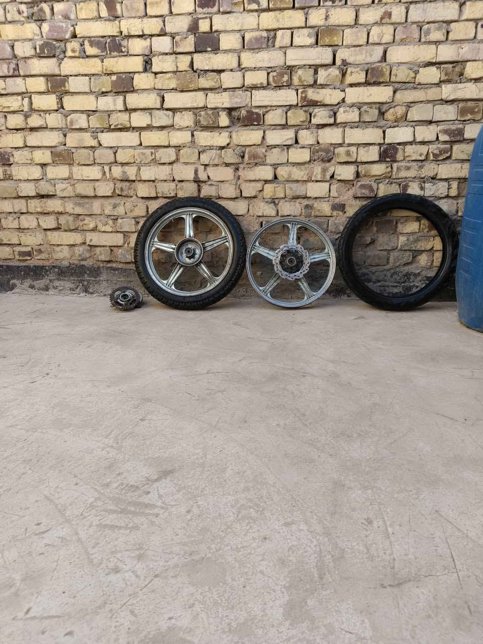 السلام عليكم وياله دايون عضم كاملات السعر 45 مكاني حلة هذا رقمي ***********
