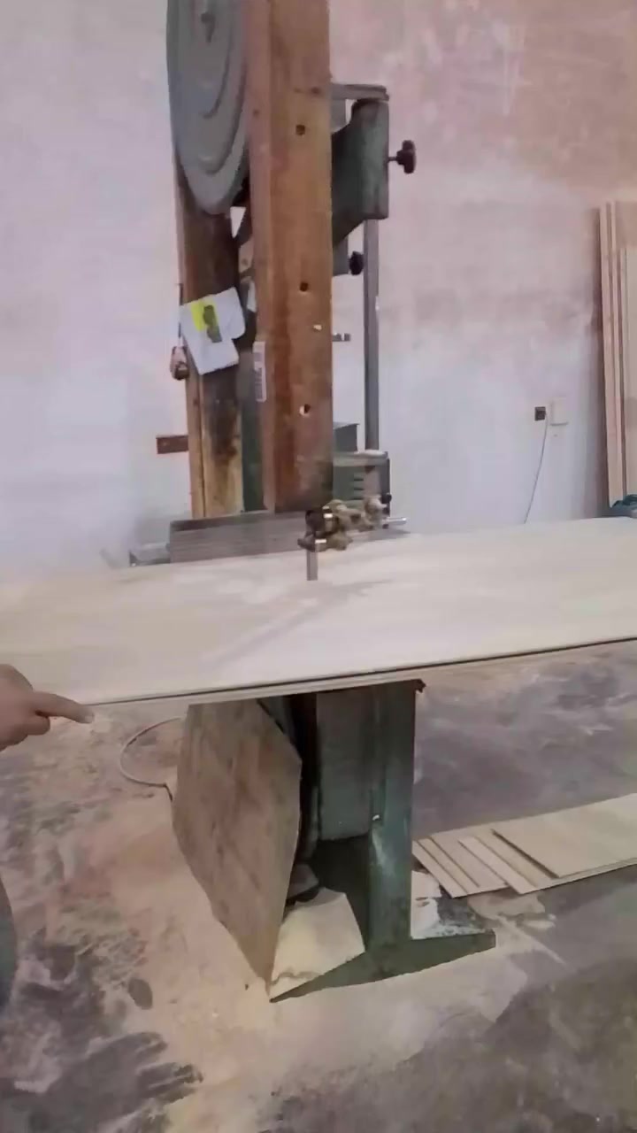 منشار حجم 800 سوري متانه عاليه خلي من اي عيوب سعره مليون وبي مجال النجف الاشرف ***********
