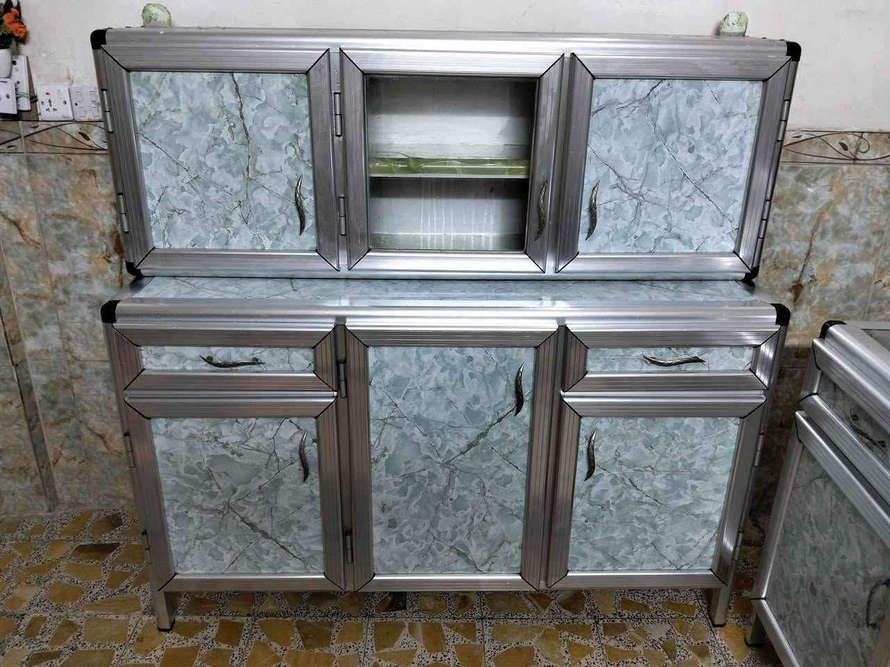 كاونتر 3 قطع مستخدم نضيف تفاصل لأمنيوم باب أول مبطن من داخل الامنيوم نضيف لا يوجد  اضرر عنوان شعب اكو توصيل *********** بي وتساب
