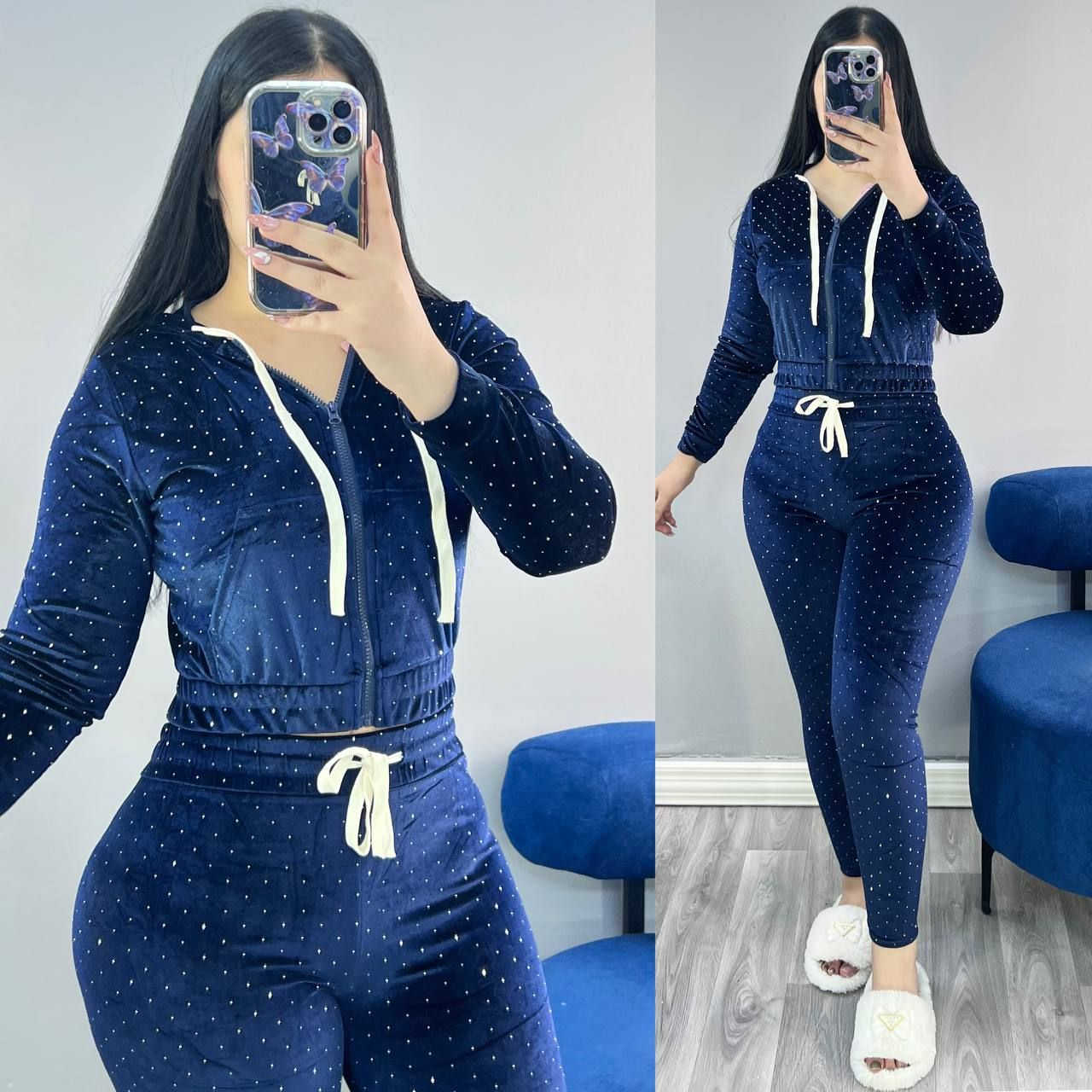 جديد كليآ 
تراك مخمل ستراس طش 
موديل رياضي 
فري سايز يلبس من وزن 50 الى وزن 80
***********
***********
@Am_rayan2021
https://t.me/Stayle963
