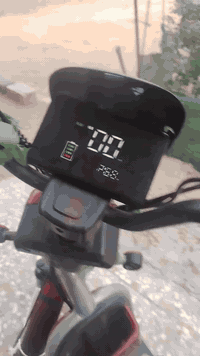 السلام عليكم
بايسكل شحن للبيع كامل اي نقص مابي 5 بطاريات يمشي 99 السعر مناسب  للأستفسار الاتصال على الرقم ***********
