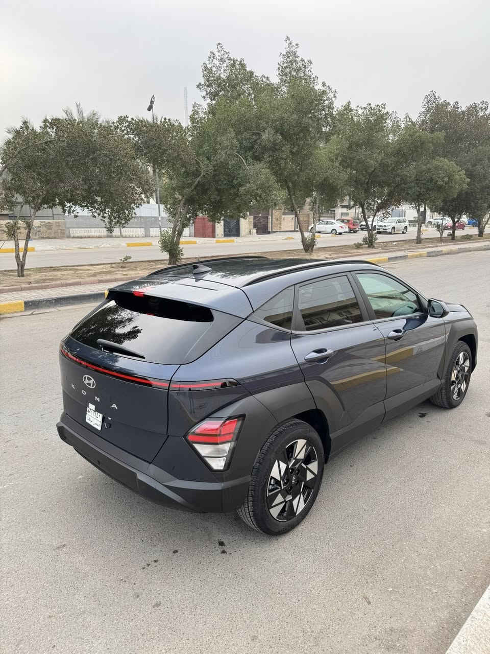 السلام عليكم
2025 HYUNDAI KONA, SEL
موصفات شاشه و بصمه و تشغيل عن بعد و كشن كهرباء و اشاير بلمري و قياده ذاتيه و رادار امامي و جانبي 
حادثها موضح بالصور بدون تبديل بدون صبغ (بدون رقم )
ماشيه 1700mi  السعر (170$) وبيها مجال. 
مكان السياره بغداد شارع فلسطين 
***********

