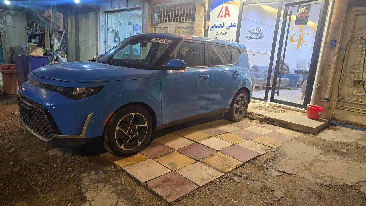 السلام عليكم
للبيع كيا صول 2024 🔵 
وارد امريكي صور الحادث مرفق مع المنشور 
ماشيه 15 الف فول مواصفات محركه 2000
السيارة جاهزة بدون رقم 
السعر : 155$
استفسار : ***********📞
ملاحظة/ رجاء الموشراي ليعلق
