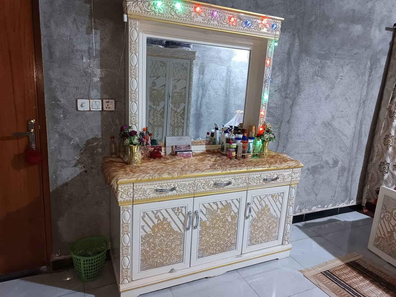 سلام عليكم غرفه للبيع خشبها كويتي
نضيفه كلش السعر 900 الف وبيها مجال


**إذا كنت صاحب هذا الإعلان وتريد حذفه لأي سبب، رجاءا أرسل رسالة إلى الدعم الفني**