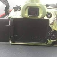 كامرة كانون 80D نضافه فول  معه عدسة /70/200 تك ياباني  معه كل ملحقات ج...