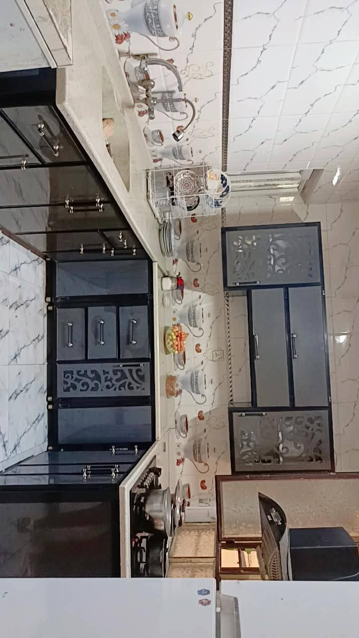 بيت للبيع 
العنوان حي عدن قرب مدرسة عدن أو نزلة المنظمة 
المساحة 200متر 
كرت بلدية داخل بل تمليك معاملت التمليك كاملة 
البيت بي ساعة كهرب 
3غرف صحيات كاملة استقبال هول مطبخ حوش كبير مع حديقة  البيت كامل كاشي وسيراميك جديد 
خدمات كاملة افران صمون ومولات ومسواك  والسعر  ٧٧مليون وبيها مجال للشراي.... ملاحظه العموله من الطرفين


**إذا كنت صاحب هذا الإعلان وتريد حذفه لأي سبب، رجاءا أرسل رسالة إلى الدعم الفني**