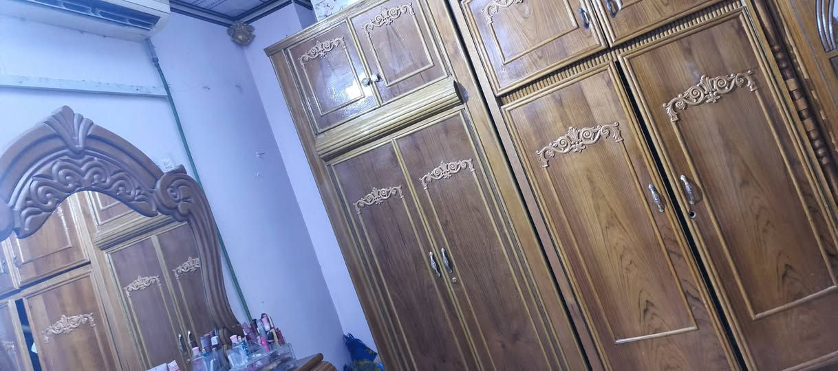 السلام عليكم ورحمة الله وبركاته
غرفة للبيع نجارة درجة اولى مكاني بابل 
السعر 900 وبيها مجال 
***********
