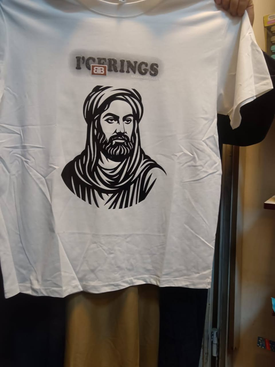 يتوفر لدى مطبعة ومكتبة الوان الطباعة على الرايات و الملابس بجميع القياسات و الاحجام جملة و مفرد بأسعار مناسبة 
العنوان : بغداد الجديدة / قرب كراج النعيرية 
للتواصل : ***********
