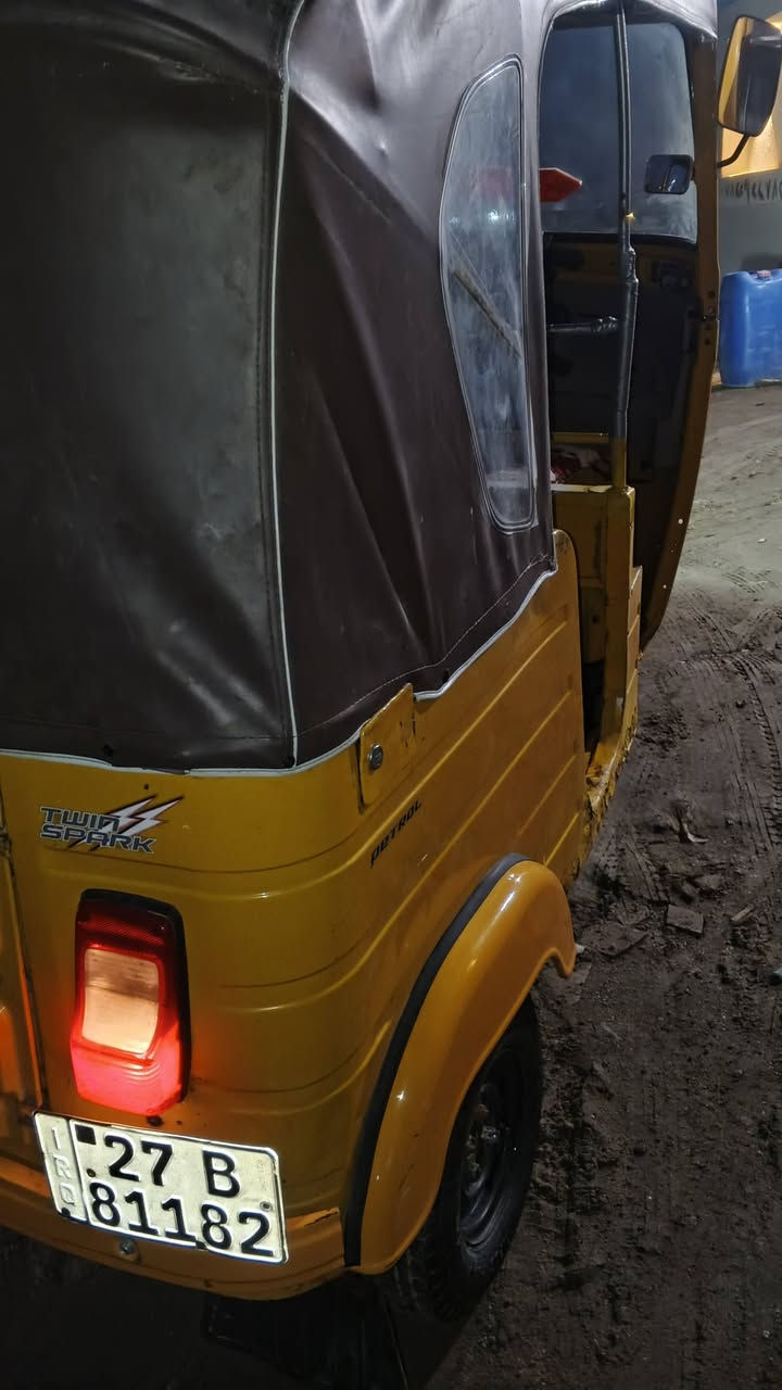 سلام عليكم تكتك للبيع مديل 19 نضيفه بيها ضربه وحده بسيطه رقم وسنويه ولوحات مداور ثاني يوم مكان ناصريه مركز سعر 4500 وبيها مجال بسيط ***********
***********
