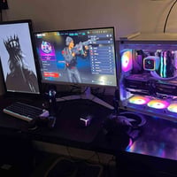 رايزن 7800X3D • سافاير RX 9070 XT • 32GB DDR5 6400MHz