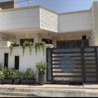 بيت بناء حديث للبيع مع الاثاث (علماً ان البيت مؤثث من هوم سنتر) بغداد ...