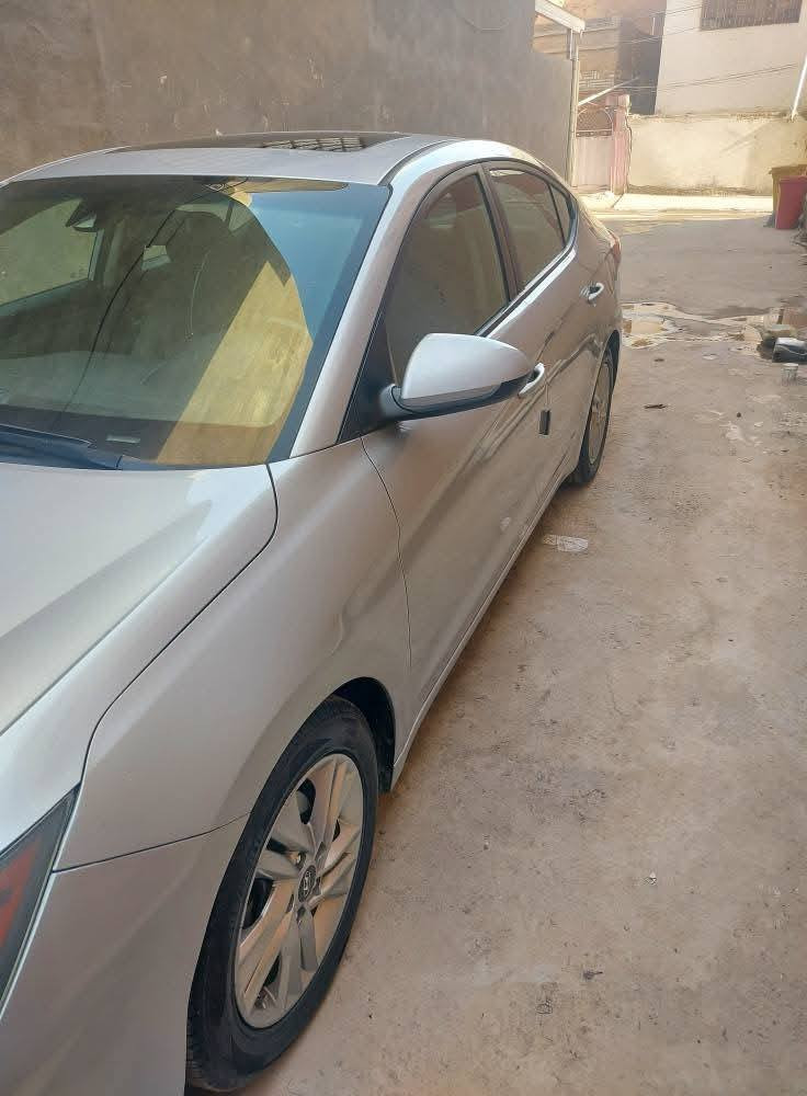 سياره النتره للبيع  موديل ٢٠ سياره فول لمتد
تحكم ستيرن  قياده ذاتيه رادار حساس امامي خلفي 
تدفئه بل كشنات    فتحة سقف   كير سيفي تي مسويله ادامه وبي براد  سياره بدون صبغ فقط بارد بل   بنيد  
  محرك مفتوح  بس بستم واحد امبدل 
 سياره  بسمي جاهزئ كبل للشارع ربع دينار متصرف عليه 
السعر 132وبيه مجال  
***********
