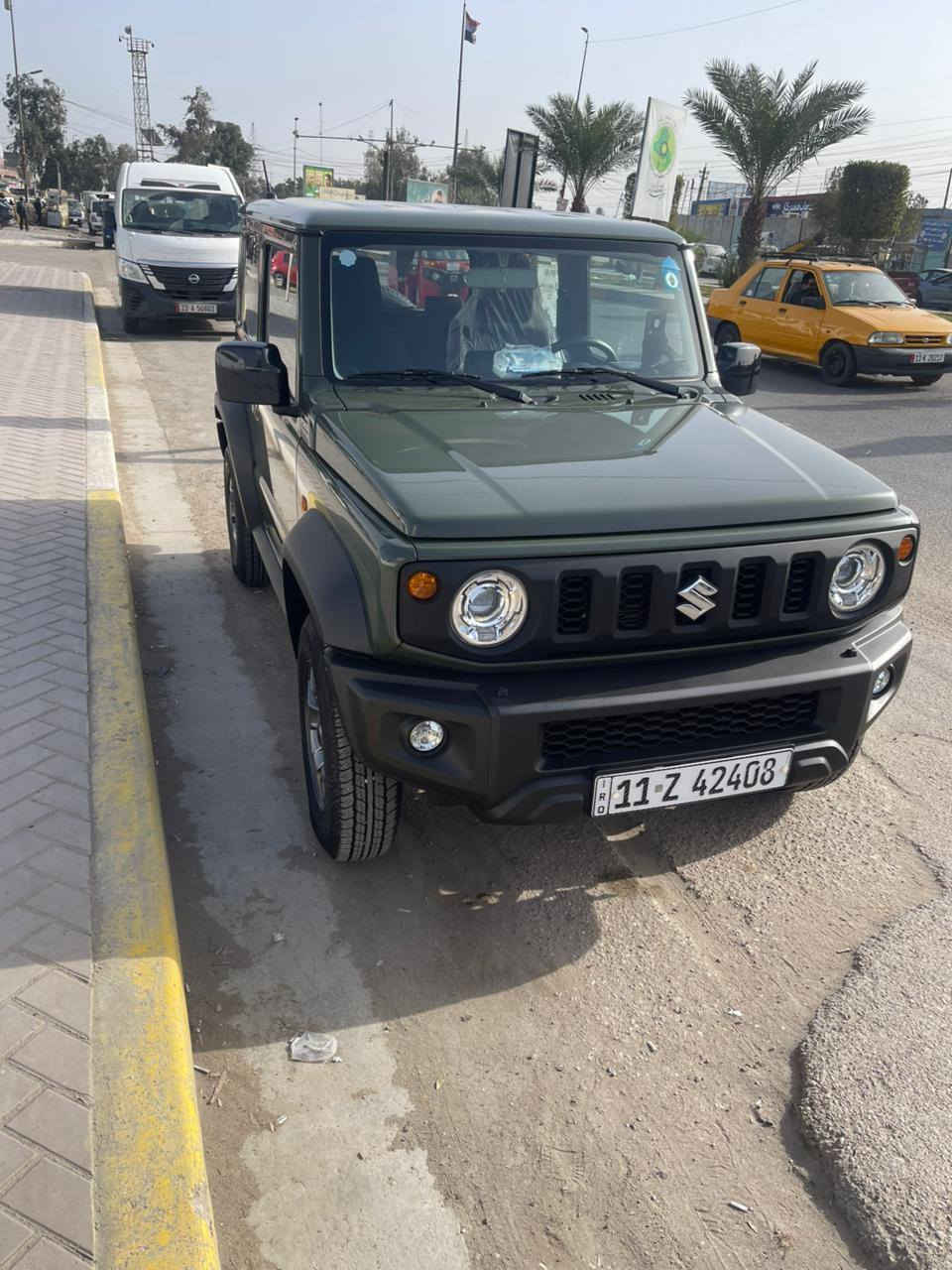 ✨سيارة دفع رباعي ✨ محبوبة البر 💪🏻 والطرق الوعرة
وحش الصحراء والطرق الخارجية 🔥
✨سوزوكي جمني  (Suzuki Jimny)  ✨glx✨
موديل 2025  
كفاله عامة ماشيه قليل جدا 2 الفين  فقط زيرو 
داخل الضمان بحالة الوكالة تمشي 5 الاف تبديل دهن وفلاتر داخل الوكالة مجانآ 
رقم بغداد الانكليزي الجديد تحويل مباشر 
 
لايتات عالي وناصي لدات بلادي 
فول تحكم ستيرن 
4 راكب او 2 راكب تكدر تتحكم بيها 
صعود ونزول منحدرات 
مانع تزحلق 
زراك لايت امامي 
نظام الملاحة
بلوتوث + aux + usb
شاشة اعطال
منفذ شحن  USB

للاستفسار : 
رقم صاحب السيارة 
☎️***********
☎️***********
