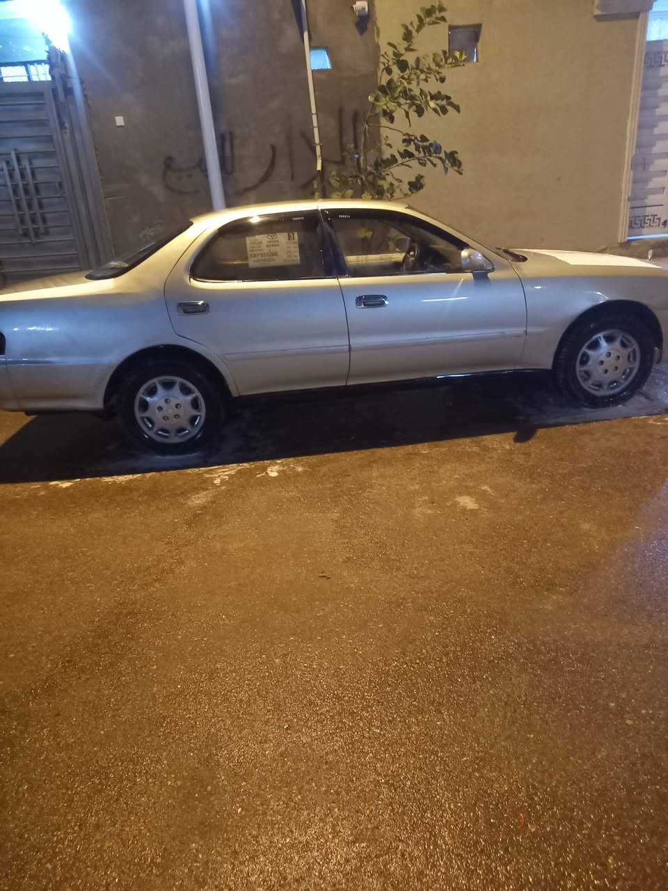 السلام عليكم سياره كرسته نفخ موديل 94  مكفوله من الكص والنقل  رقم مشروع وطني تحويل مباشر السنويه مامنتهيه السعر 51 وبيه مجال المكان الزبير رقم ***********
