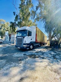 سكانيه للبيع موديل 2010 سيارة بسمي مكينه 420 جديده قماره وكير مكفول تب...