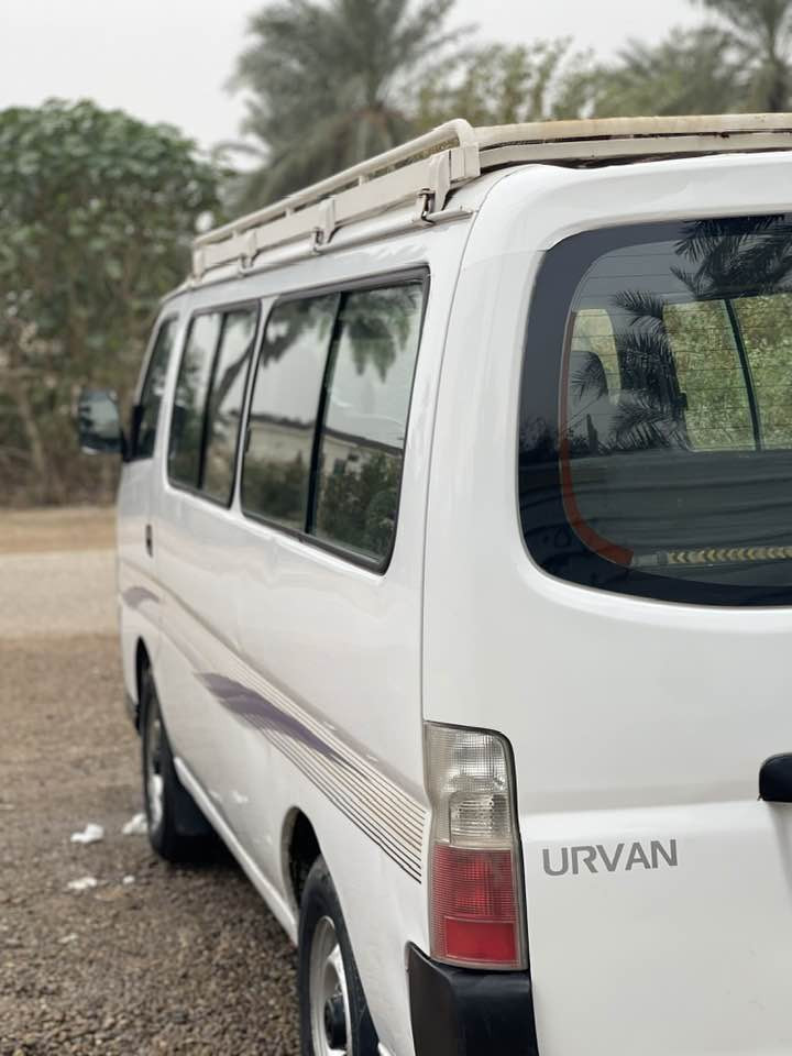 السلام عليكم ورحمة الله وبركاته 
نيسان يورفان ناصي اللبيع موديل 2009 
كفاله عامة عدا الجنطه بيه صبغ والباقي كفاله 
كير مكينة اكسن مكفولات متعهد بيهن والسياره باسمي والسنوية 2027 
وسياره تخم تاير جديد والصدر جديد وحداديه السياره جديدة الرقم السياره "بغداد " تحويل مباشر السعر 130 وبيه مجال العنوان بغداد -المحموديه 
الرقم ***********
***********
