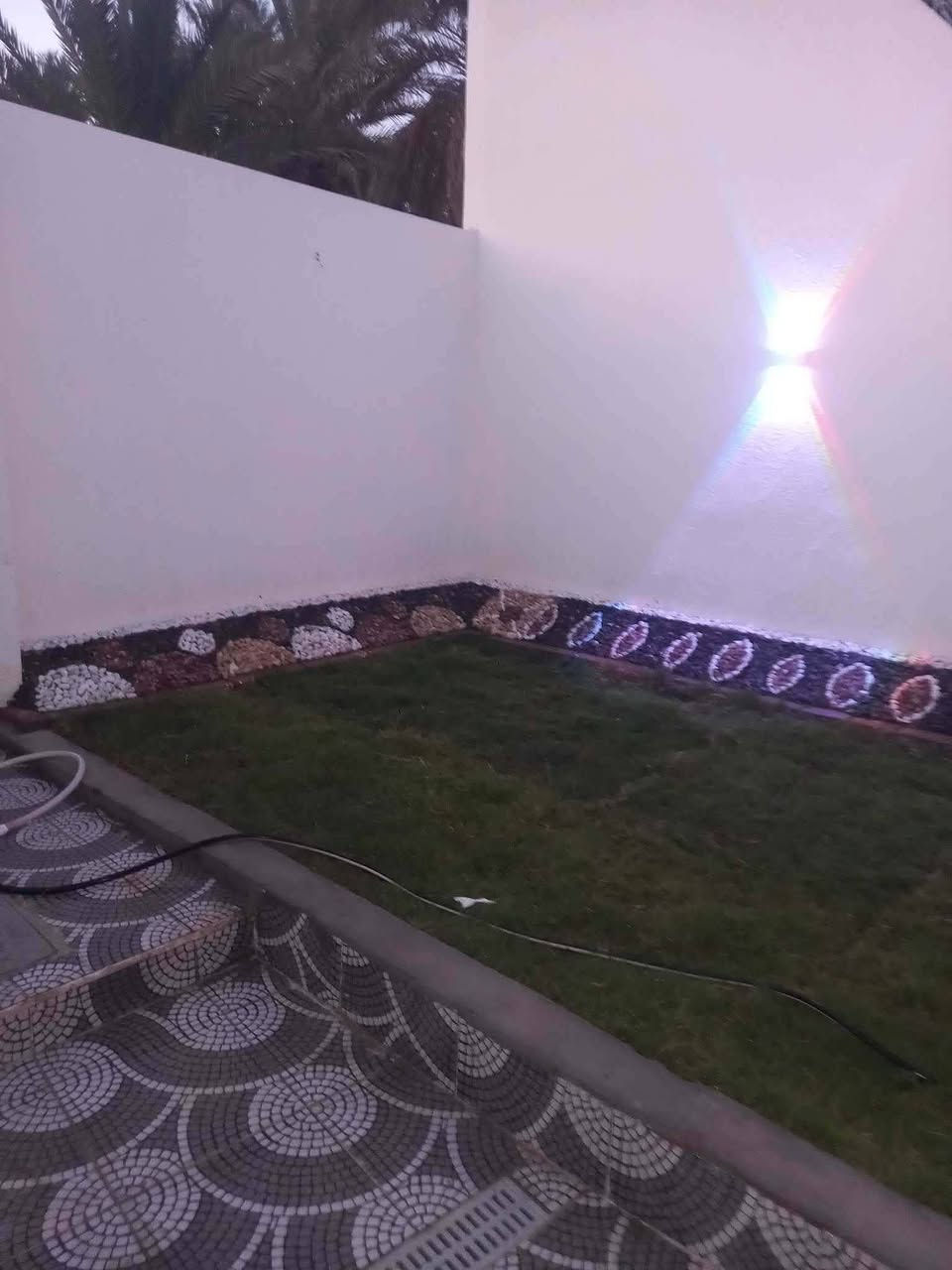 عمل حدائق كافت أنواع الحجر والديكورات مع فرش الثيل *********** واتساب أو خاص نعمل بجميع مناطق بابل
