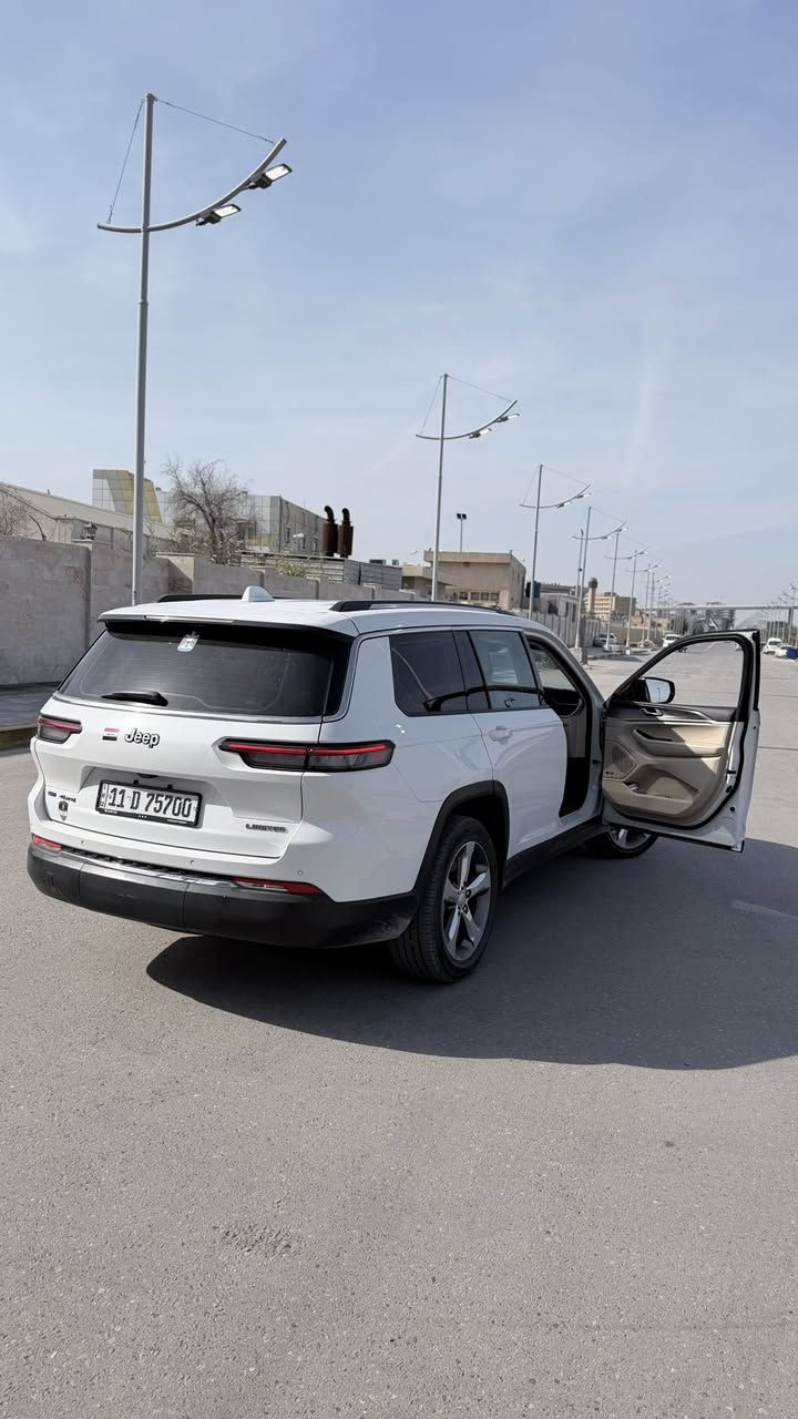 السلام عليكم  ( للبيع او مراوس بتاهو او يوكن الشكل الجديد)
جيب شيروكي لمتدد فول الفول 
مديل 2021 خليجي وكاله المنصور
رقم بغداد بسمي تحويل ثاني يوم
سياره كفاله عامه من الدعاميه للدعاميه
مواصفات السياره 
بانورما
كشنات تدفئه وتبريد جلد عسلي
تحديد مسار و رادارات محيطيه 
7 راكب 
شاشه جبيره 
والسياره هواي بيه مواصفات بعد لمتدد معروفه مواصفاته 
تخم تاير حداده جديده بل كارتون سيرفز كامل مسويله 
للي يدور نضيف وما متعوب
مشايه 81 كيلو متر 
محرك 3600 جديد مع الكير 
سياره برغي ما مفتوح بيه 
مكان السياره بصره 
للستفسار ***********
