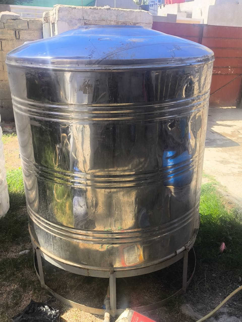 ياالله محطه ام الالف سل ستيل نضافه فول 
تشغيل اتو ماتيك 
ماطور عامودي يطالي بنتكس

ماطور طرحي بنتكس 
ملحقاته 
تانكيات ستيل الحجم 2000
مع ماطور بوستر 
السعر 2750وبيه مجال 
مكاني واسط وعدي توصيل 
***********
***********
