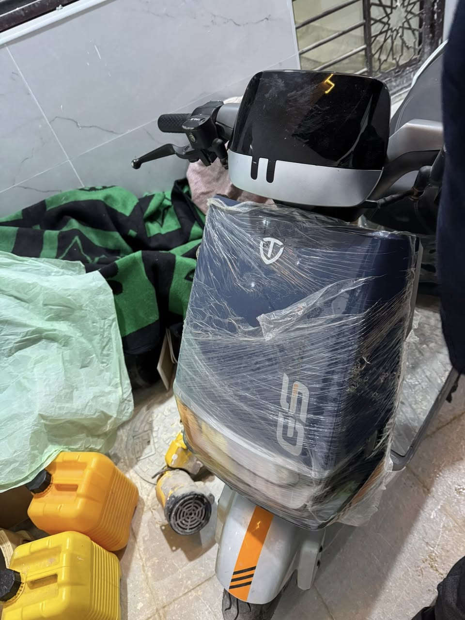 دراجة شحن موديل 2025 GS اخت الجديده استعمال جدا قليل شحن مضبوط بصمه لايت زنون لد كامله اي نقص مابيها تجي وتشوف بعينك مكاني كربلاء خلف جامعة الزهراء للبنات قرب مطبخ العتبة للاستفسار خاص او اتصال ***********  السعر 750
