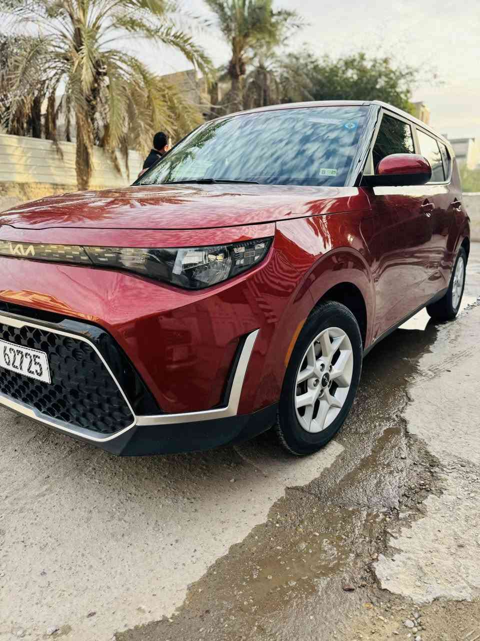 كيا صول وارد امريكي موديل 2023
لون مميز وبعد احلا من صور 

بيهه بنيد صبغ فقط بدون ايرباك دواخل مكفوله

محرك 2000 دوش ماشيه 36 موصفات
نص فول
مكان سياره بغداد بسمي  تحويل ثاني يوم
سعر 149 
للتصال ***********
