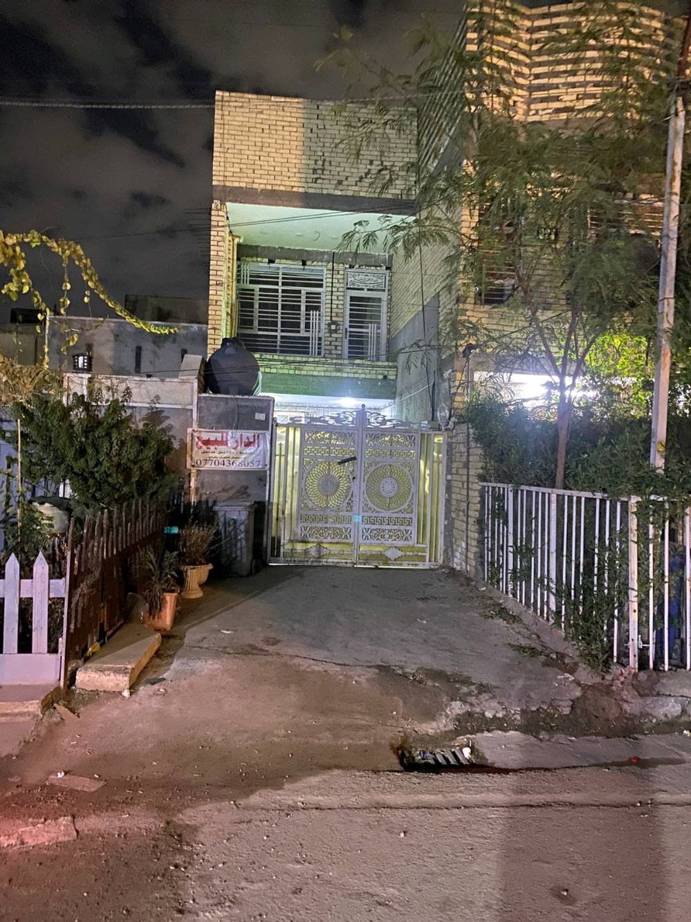 سلام عليكم،

دار للبيع طابو ملك صرف منطقه حي آور بعد حسينيه المصطفى سوق الصبح أو سوق الرخيص بشارع العريض للسوق 



مساحة 120متر واجها 4 اله متداخل بعدها يفتح يصير 8 أمتار ع لشكل حرف L



طابقين 4 غرف نوم ... 



الطابق الأول يتكون من استقبال و صاله و مطبخ و غرفة نوم. مع صحيات



الطابق الثاني يتكون من 3 غرف نوم مع صحيات  متوفر كافة الخدمات ….*********** واتساب
