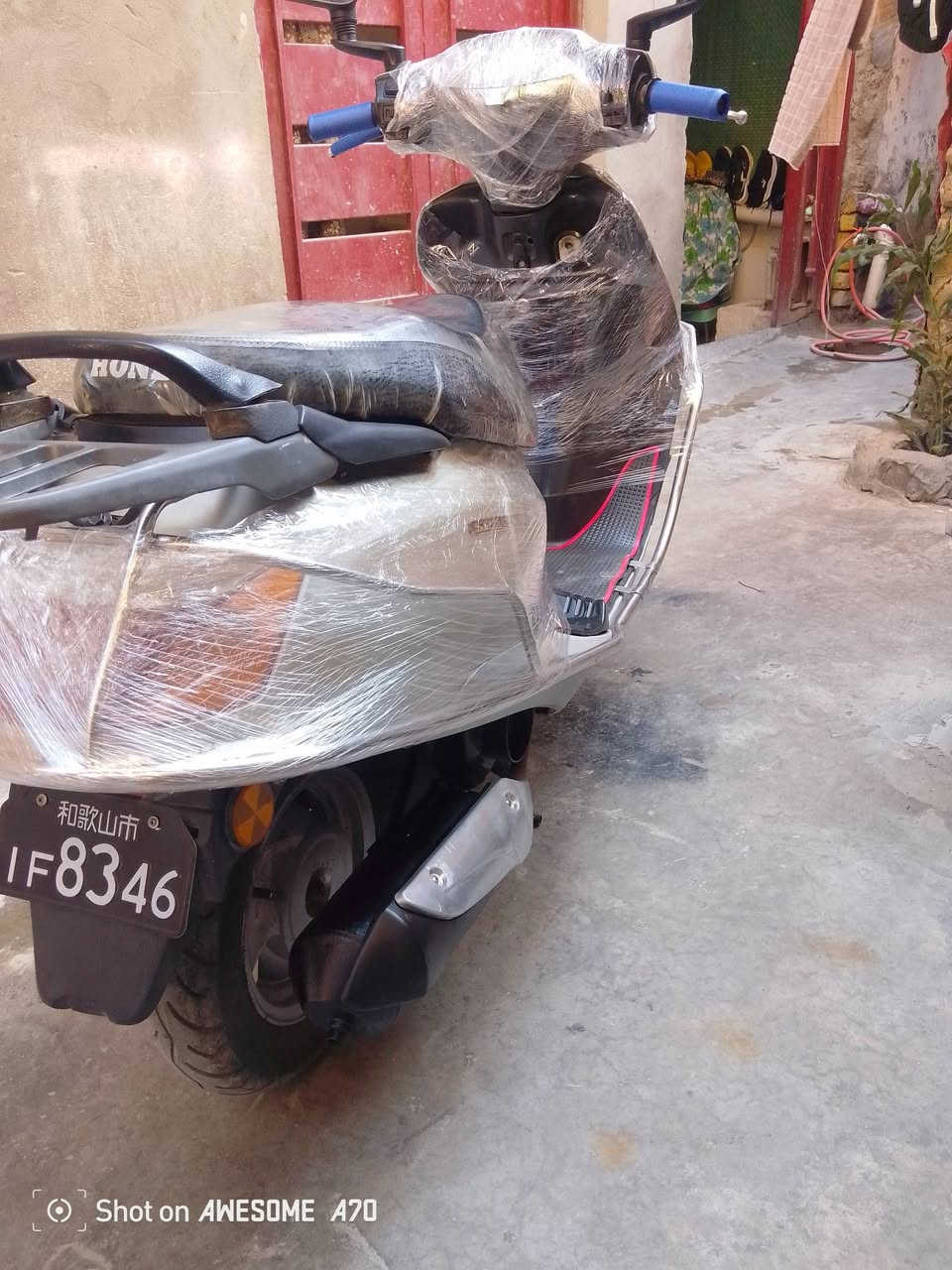 سلام عليكم سبيسي ماليزي كل نقص مابيها مكينه ناعمه سعرها 500وبيها مجال مكاني نعمانيه رقم***********
