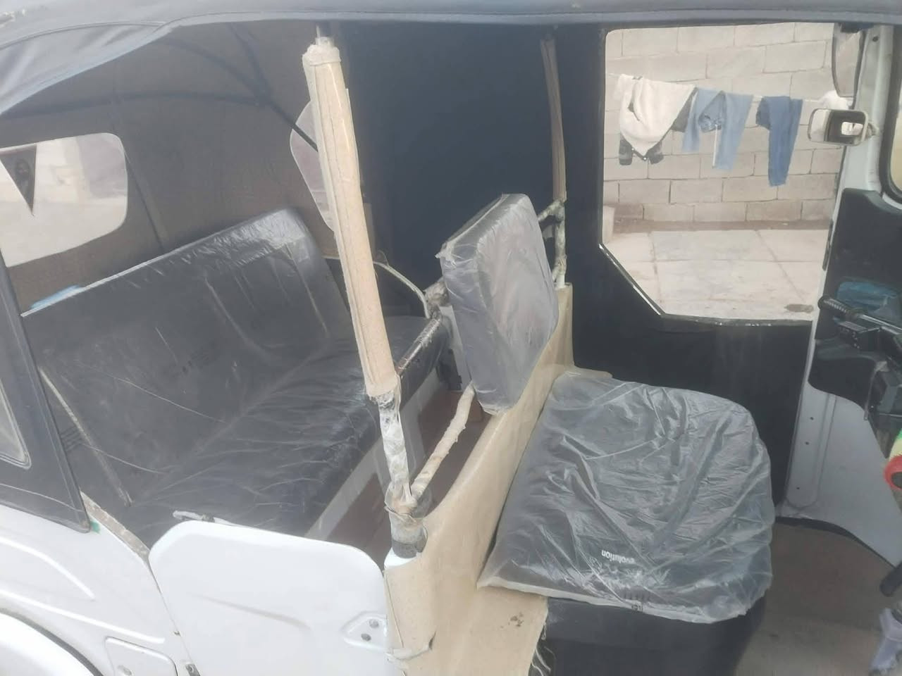 تكتك باجاج لبيع موديل 21بشهر 11 رقم ذي قار سنويه للا28
شرط التحويل مكينه مبدل بس كلجات تخم تاير جديد كهربائيات شغاله بيها طخه بل لغد الامامي والخلفي بصيط يم البك لايت...الشراي يجي ويشوف بعينه جاهزه وماتذب عليها ألف السعر 6800  مكانها قضاء النصر للاستفسار ***********
