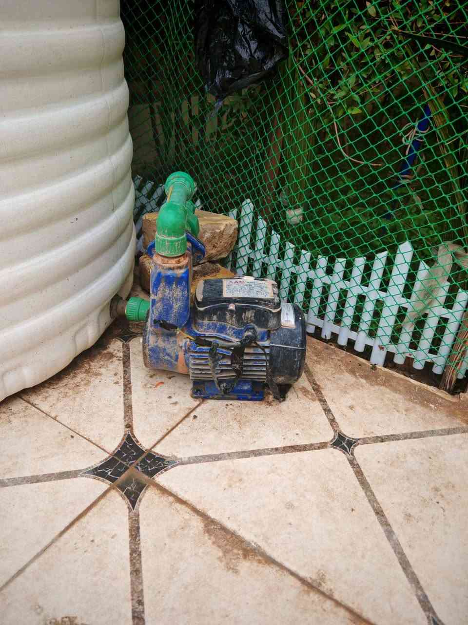 الكاونتر مليون و900  التانكي 50 الماطور 35  الكنتور 190 المراوح على 15 باسكل 40


**إذا كنت صاحب هذا الإعلان وتريد حذفه لأي سبب، رجاءا أرسل رسالة إلى الدعم الفني**