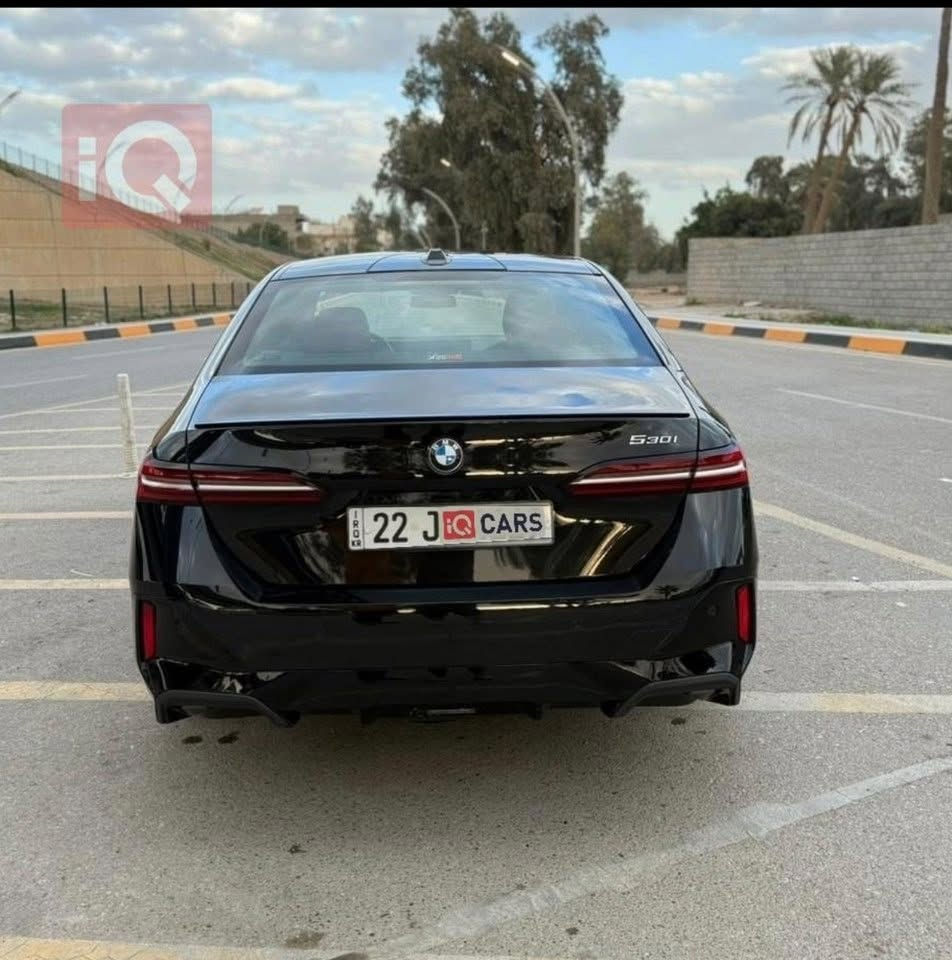 للبيع Bmw 530i موديل 2025
وكاله العروش 
كفاله عامه من كلشي 
مغلفه ppf 
ماشيه ٢٠٧٠٠ كيلو 
فول مواصفات للاخير 
عليه اضافات خاصه 
التخشيب الداخلي يختلف عن الفئه الستندر 
تطعيمات بيانو بلاك بالدشبول 
سستم سماعات bowers&wilckins يجي عل فئه السابعه
وبعد بيه هوايه مواصفات 

للتواصل اتصال او واتس اب ***********
