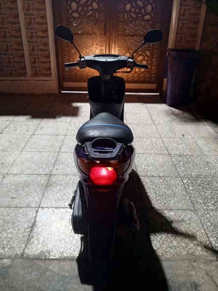 دراجة عصفورية سرعة 60 مكينه بلادية كفرات اصلية سلف وهندر كابريتر اصلية صالنصة اصلية   سعر 350 وبي مجال للشراي للاتصال ‏‪***********‬‏
