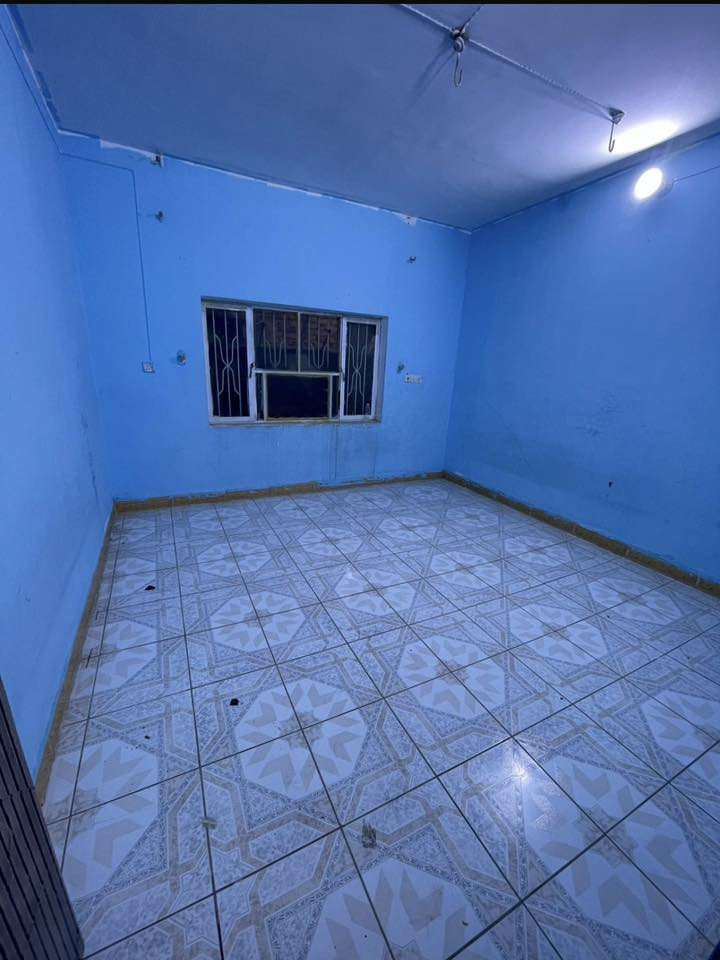 بيت للإيجار /  طابق واحد/الموقع /حله /شارع الطهمازيه /خلف اسماك الشجيري /مقابيل حي المعلمين 

يتكون الدار من :مطبخ -صاله -استقبال -غرفتين -مجمع صحيات 
السعر /350 قفل 
للاستفسار مراجعه مكتب عقارات اضواء المدينة ☎️***********
🌍عنوان المكتب /حله /شارع 80 جهه كربلاء -مقابيل اسماك الشجيري
