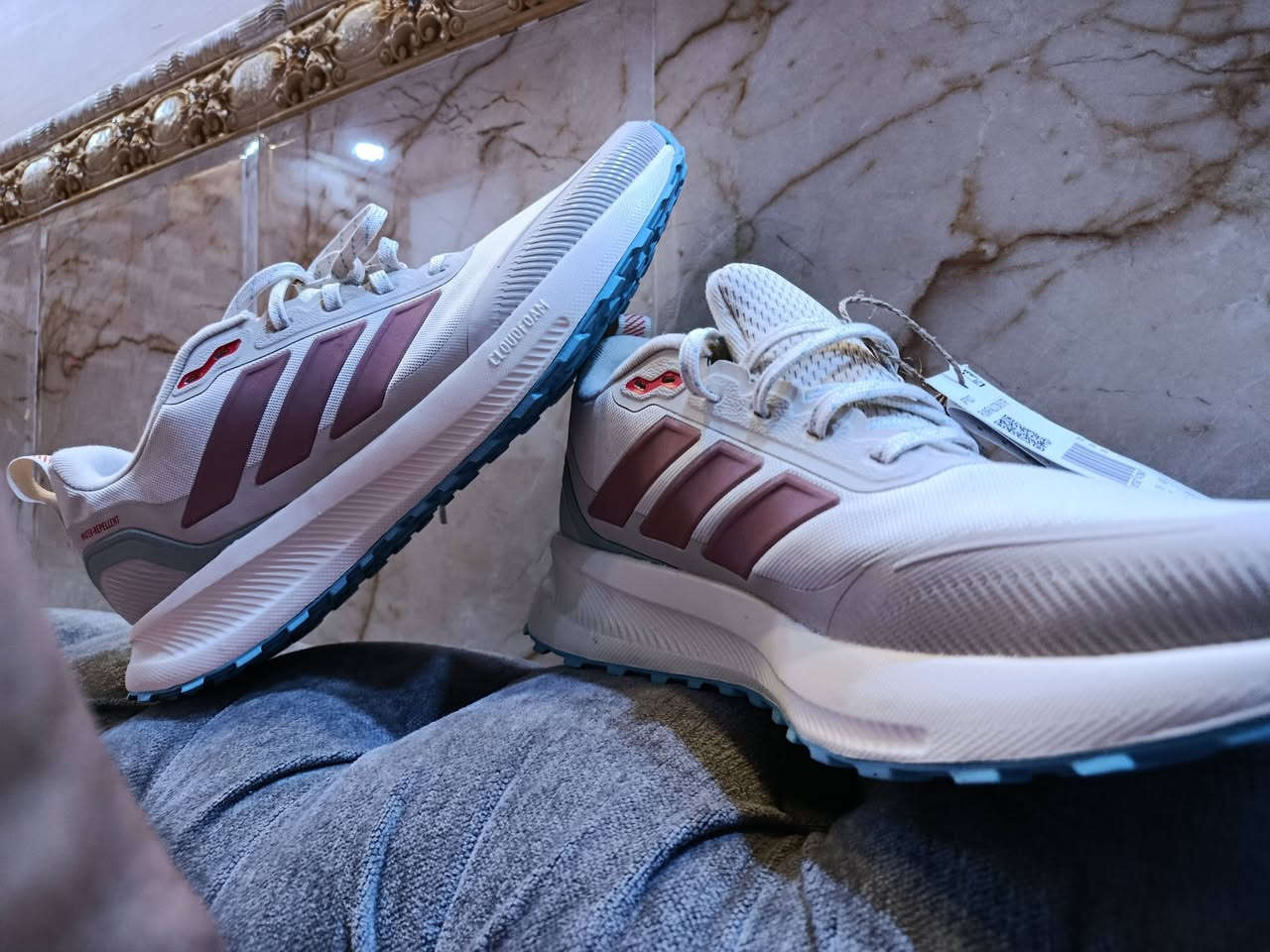 حذاء أديداس ماركة اندونيسيا جديد قياس 42 اوربي شرط من ألمانيا السعر 75 دولار


**إذا كنت صاحب هذا الإعلان وتريد حذفه لأي سبب، رجاءا أرسل رسالة إلى الدعم الفني**