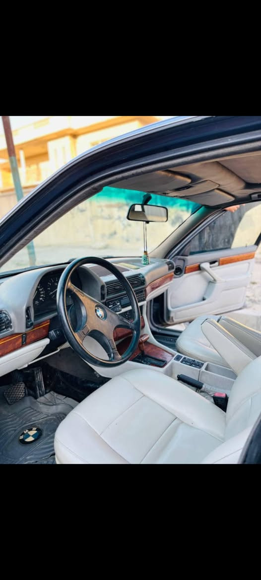 اللهم صلي على محمد وآل محمد ماشاء 🤍🤲🏻
سلام عليكم 🤚
*********** 📞 
سعر ( 73 ) وبي مجال بسيط💵💸 
بي ام( 735اصل ) موديل (91) 😉🚘رقم نينوى)
سنويه جديد لي 2030❤️‍🔥

كير اوتوماتيك ⚡️🕹️⭐️
كير و محرك جديد شرط ♦️💯
بجم عريض 
جام كهربائي شغال 
طخم ويالة جديد 
طخم تاير جديد  💯
صدر امامي خلفي 💯
♦️
شرط تحويل ✔️
صبغ عام لجمالية بدون ظربة 🔶💯 
مكانها موصل
