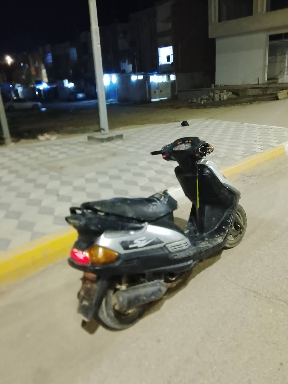 سلام عليكم دراجه فراشه البيع محرك ناعم صوته حلو كفرات جديده تخم تاير جديد نقصه باتري كهربائي شغاله مكاني بعقوبة التحرير سعر 300 بيه مجل قليل //***********
