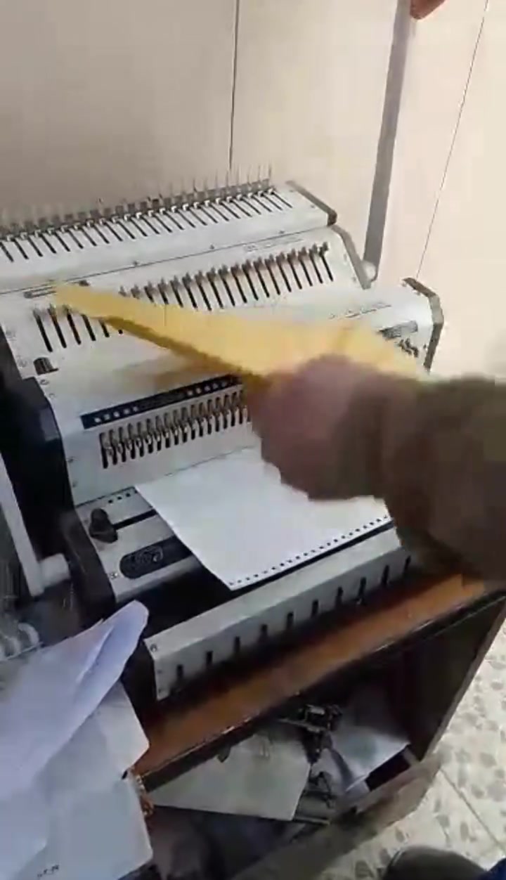 للبيع جهاز موضح بالفديو سعره 300الف *********** واتس اب
