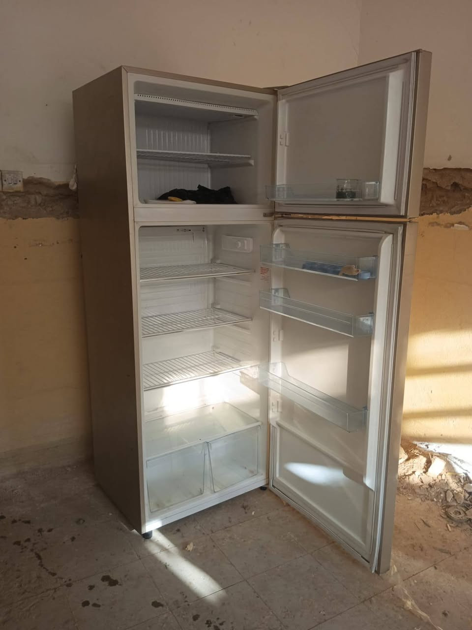 بسم الله.  ثلاجه ستعمال قليل جدا مال عائله الله شاهد ورسوله محمد فول ومكفول ثلاجه تبريد فوك وجوه السعر 300 اقتنه وتخل خاص لا دور توكيع عشرات جاد راسل


**إذا كنت صاحب هذا الإعلان وتريد حذفه لأي سبب، رجاءا أرسل رسالة إلى الدعم الفني**