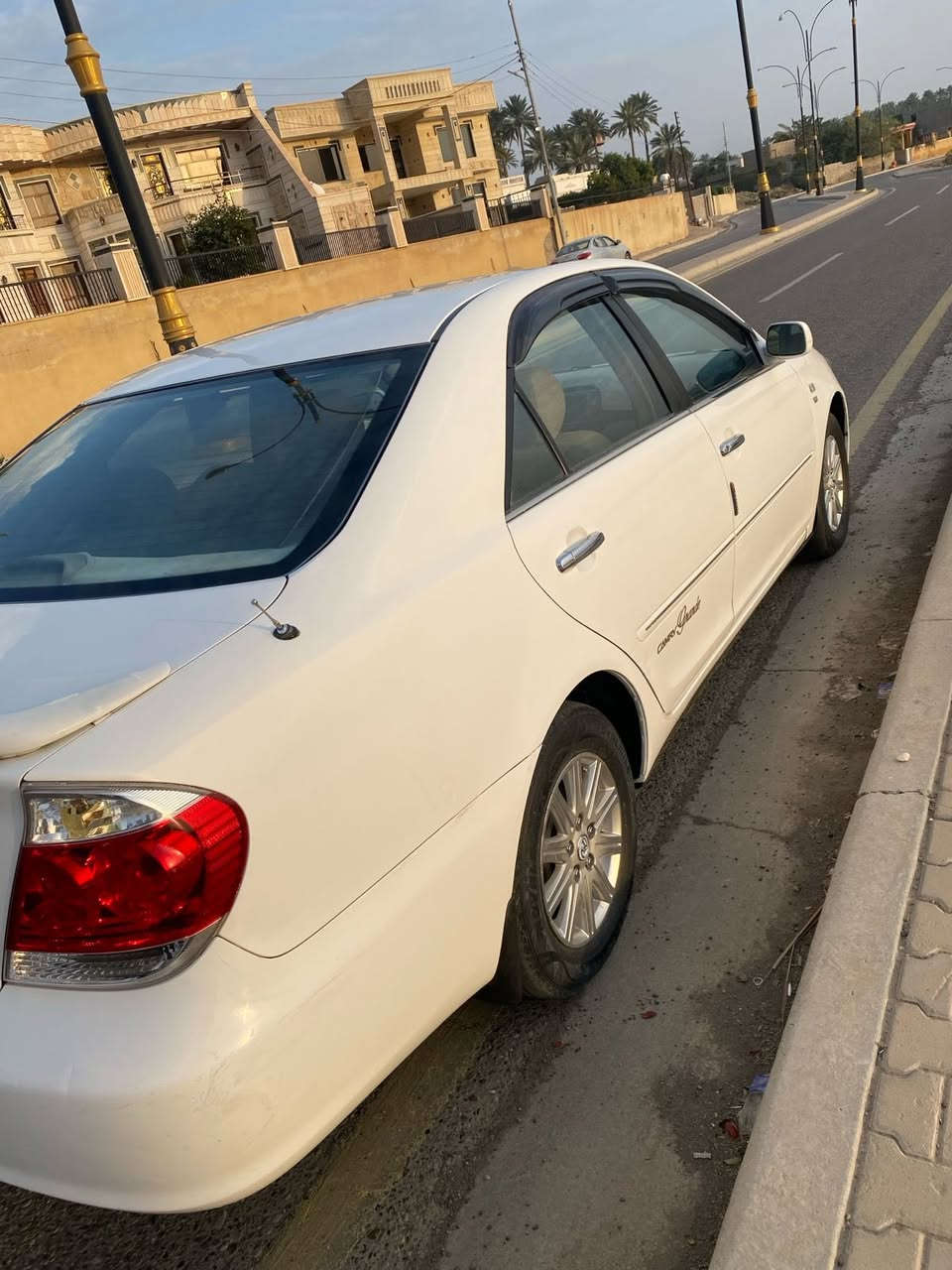 للبيع كامري موديل 2006 كراند مكينة 6 سلندر مكينة كير مكفلات تبريد شغال صدر تمام  بيهه صبغ شبر بالبونيد فقط بدون دواخل شرط  رقم دولي اربيل بسمنه تحويل مباشر ثاني يوم    صبغ بالهلال الايمن  شبر فقط بدون دواخل مكان السيارة الضلوعية الحردان. خاص ماجاوب اتصل ع الرقم. رقمي الثاني ***********
