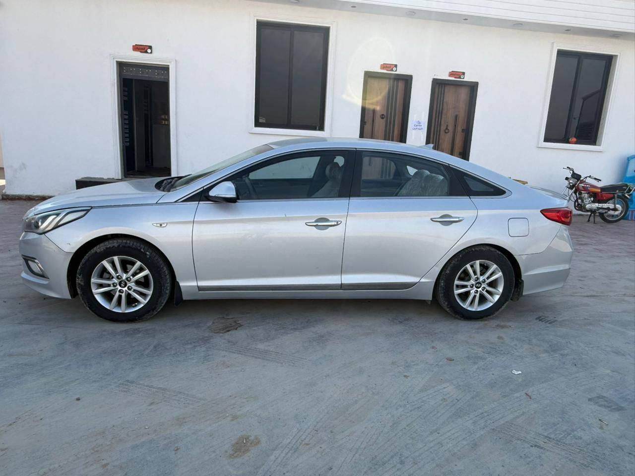 سوناتا وارد كوري خط واحد 
موديل 18 رقم اربيل دولي جديد سياره جاهزة تخمم تاير مكينة 2000 دوش لون رصاصي اتصال برقم ***********
