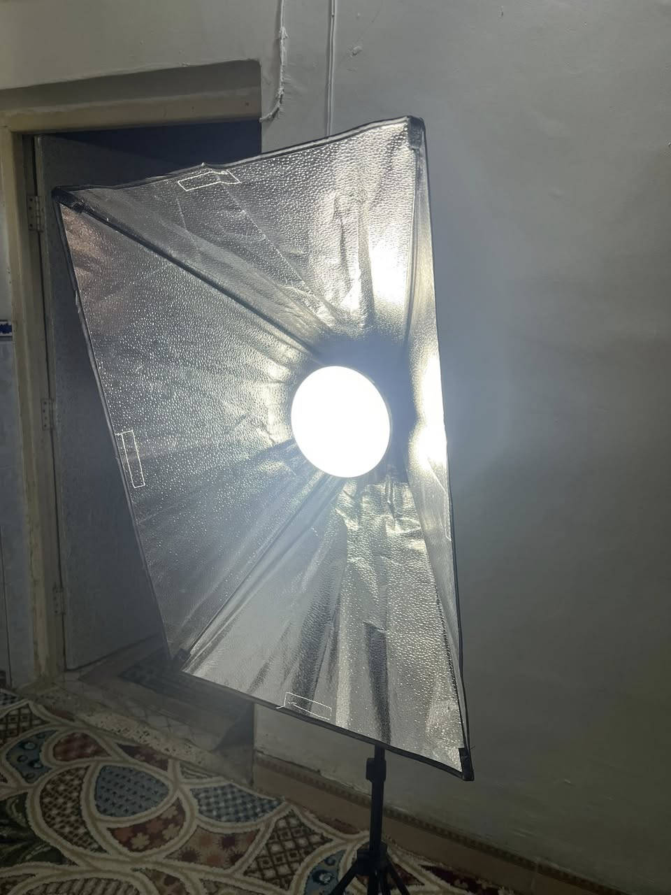 السلام عليكم
سوفت بوكس مستعمل جداً قليل 
3 ألوان مع التحكم بقوة الأضاءة
أبيض 
ثلجي 
شمسي 
قوة الأضاءة 150 واط 
ماخذة جديد بـ65
أبيعة ب45 
غراضة كلها كاملة


**إذا كنت صاحب هذا الإعلان وتريد حذفه لأي سبب، رجاءا أرسل رسالة إلى الدعم الفني**