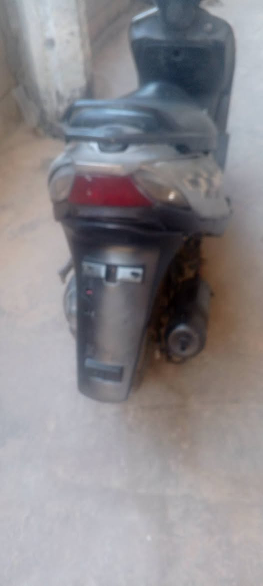 السلام عليكم دراجة ماكس 140 كهربائيات كاملة تايرات 2جدد دراجة كاملة وحلوة محرك نضيف حيل ونشط   كاملة سلف وهندر  السعر 250قفل مكان عبايجي ***********
