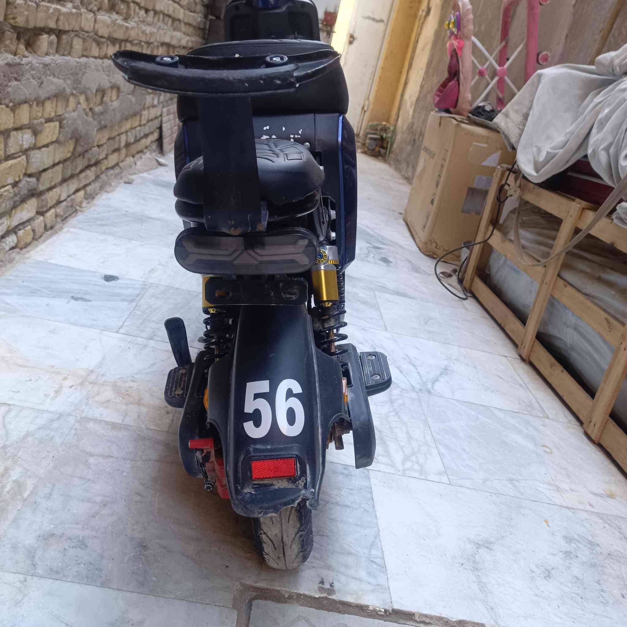 السلام عليكم
دراجه ار تسعه الونلي الشحن
يوجد خمس بطاريات🔋
وكلشي بيهه شغال
موديل 2026 
بيهه كلوب عالي وناصي 
اشاير ورباعيه ويظهر اي عطل بل شاشة
سرعته الحقيقي 65
الجذبي 109
بريكات دهن
دبلات هايدروجي
ونضيفه 
المكان ناصريه مركز
للستفسار
***********
