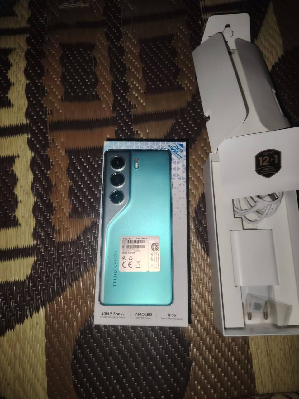 السلام عليكم مبايل لبيع شرط
كامون 40برو السعر 250 بي مجل شي قليل
ملحقات كاملا مستخدم 10 أيام للاستفسار رقم 
***********
مكان الموصل الايمن
