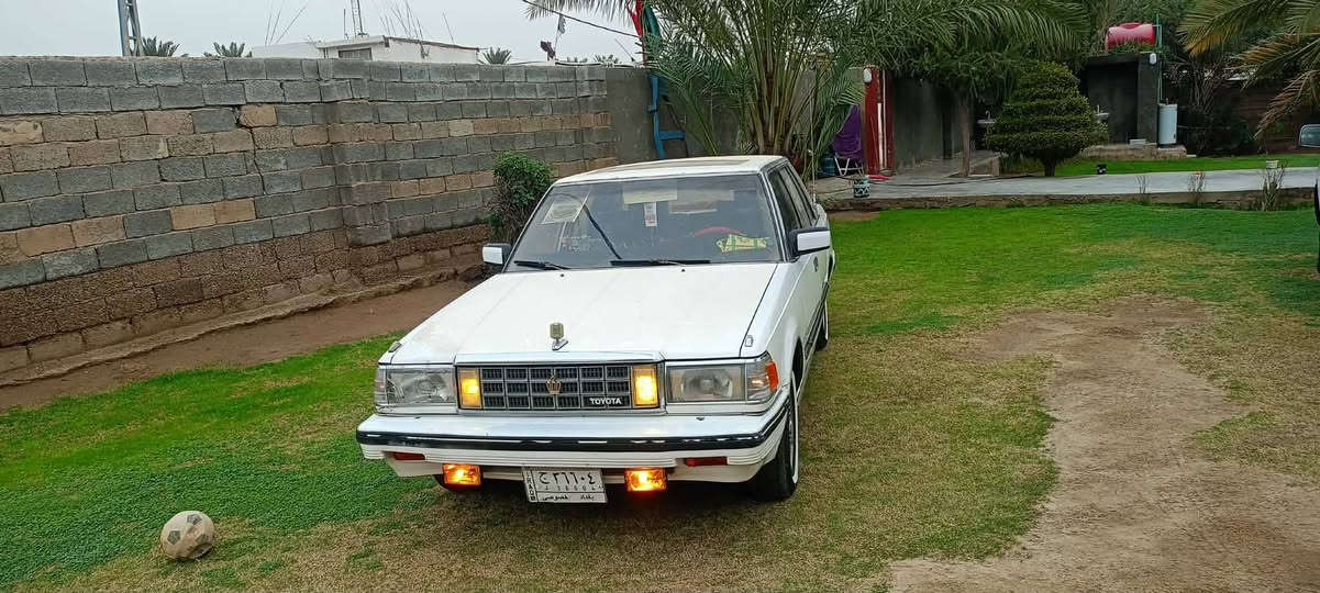 يالله السلام عليكم للبيع سياره نوع سوبر موديل 1986رقم بغداد شرط التحويل سنويه ما نافذه السيارة كير ومكينه وشاصي كفاله بلادي محرك بلادي مكفول من تنقيص ولا تبخير كير اوتماتيك داخل حبري فتحه السيارة جديدة تخم تاير امامي خلفي صدر جديد كهربائيات كله شغال وجاهز تبريد ثلج السياره بيه مكانات صبغ بصيط السيارة مال جناي ماتصرف عليه الف دينار شرط تراي السيارة كلش حلو السيارة وضع الشركه كلشي ما ملعوب بيه جام كهرباء مسجل 4سماعات جدد باتري جديد بطاين وكشنات بلاديه مكان السياره واسط قضاء الزبيديه لاستفسار اتصال على الرقم التالي ***********السعر50ببيع مستعجل وبيه مجال للطيبين الي ما يعجبه السعر ينورنه بكلمه طيبه أبو ابو علوش الشمري
