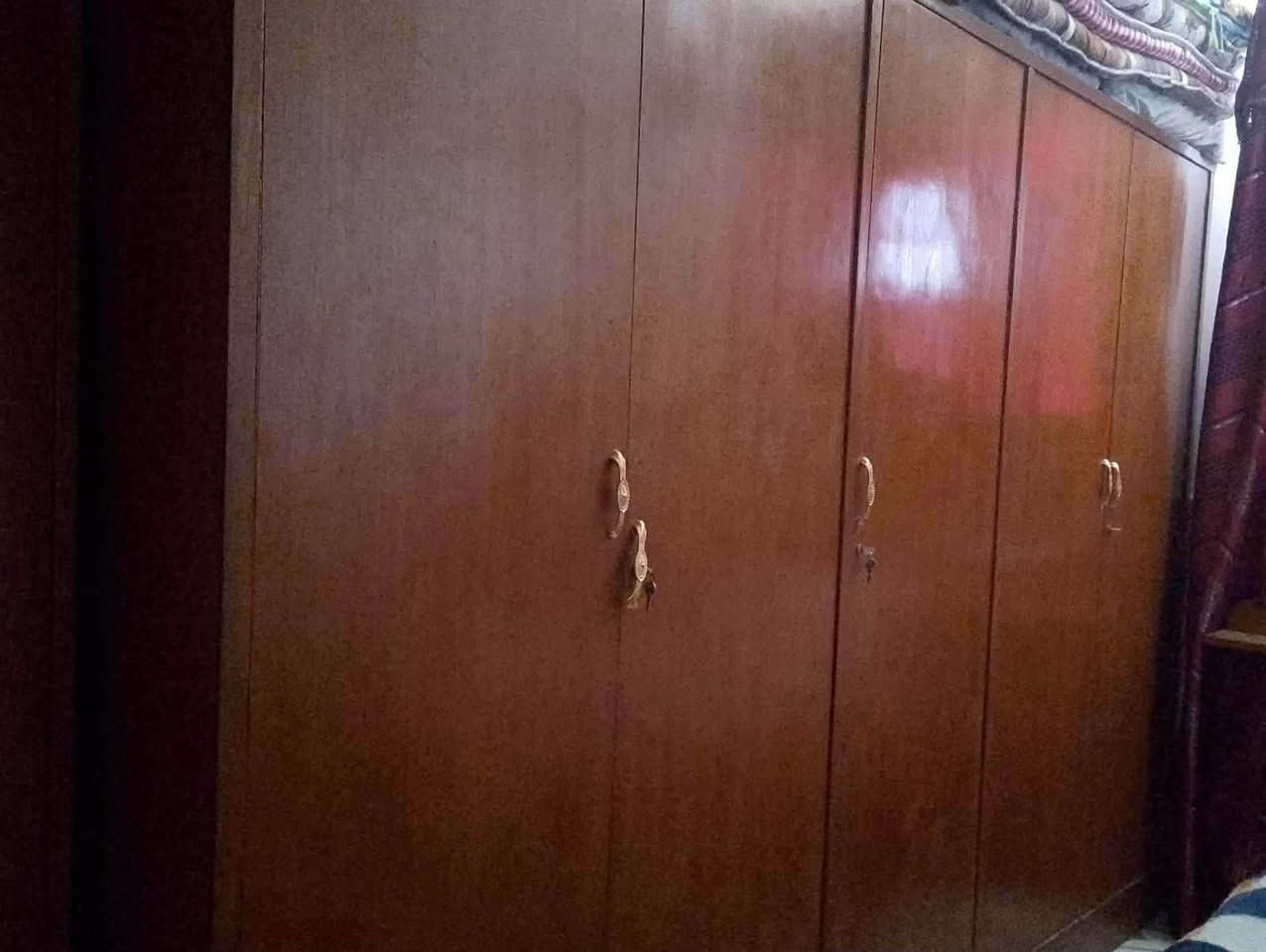 غرفة نوم نضيفه لبيع  للستفسار عن السعر الاتصال  على رقم ***********

