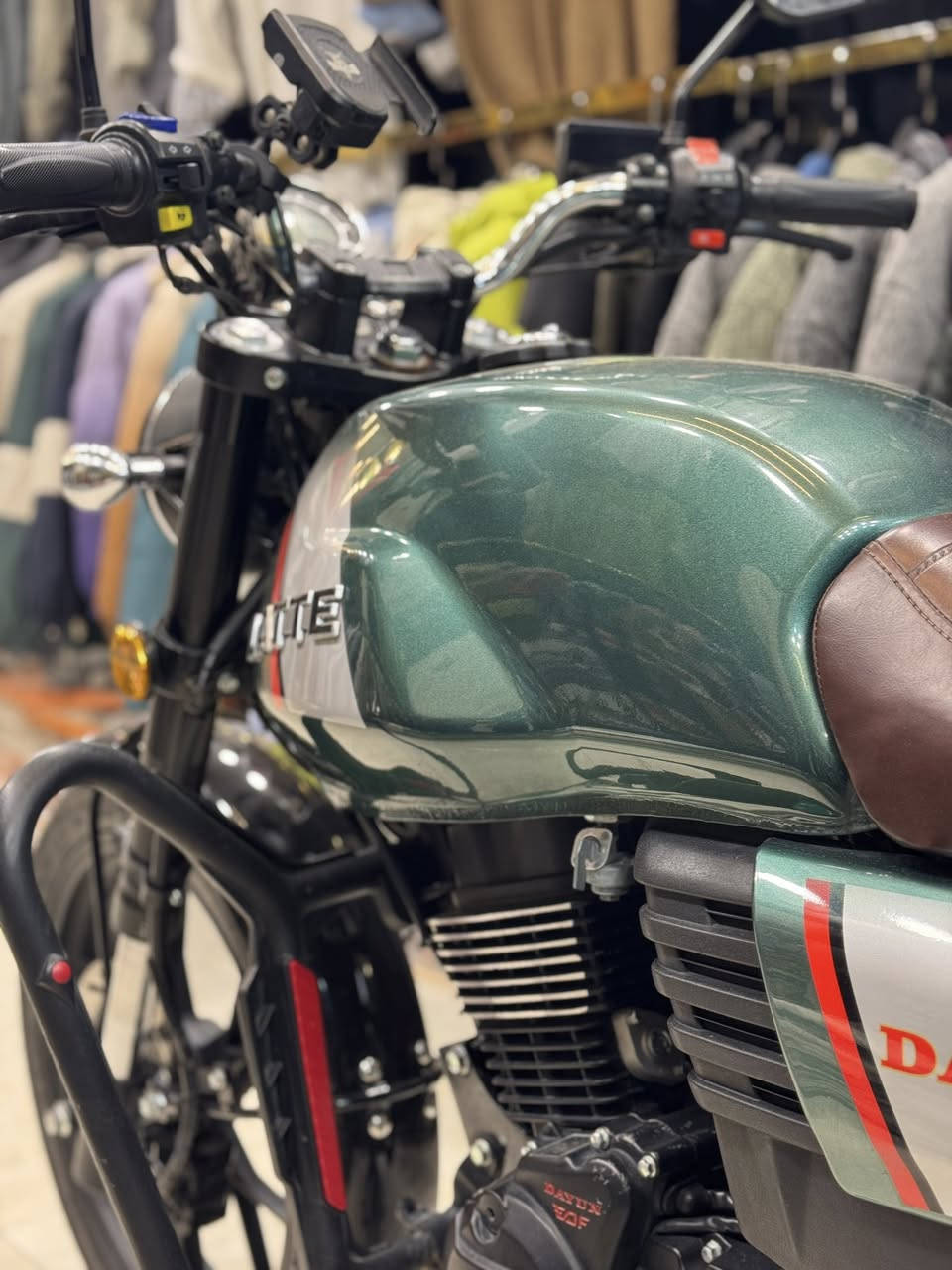 ا السلام عليكم دايوان لييتي جيب وياك 50 فيتر وتعال افحص سعرها 1600 للأستفسار ***********مكاني بغداد مدينه الصدر
