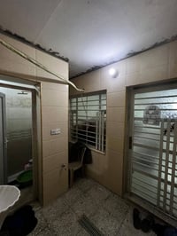 نص قطعه شرك قطاع 45 مساحه 72 . عگاده.  حمام خارجي + استقبال + صاله . م...