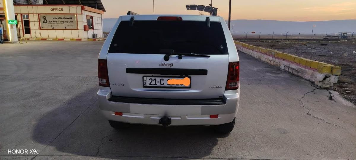 جێب لاریدۆ 2005
گێڕو مەکینەو تەبریت بەشەرت
دەبڵ ئەکسل بەشەرت
دوو پارچەی بۆیاخە بێ ناوگرتن 
سەنەوی تازەیە
٨٨$
*********** السليمانية, العراق
